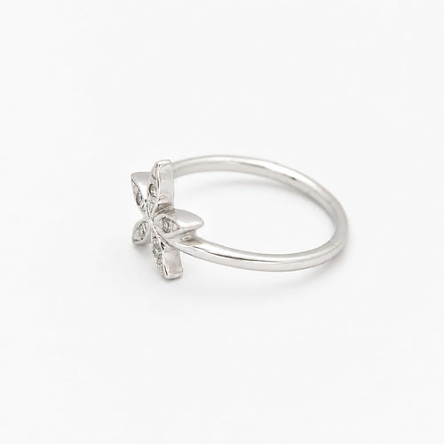 Bague 48 Bague fleur en or blanc et diamants 58 Facettes 30091
