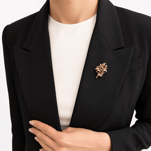 Broche Broche florale en or jaune avec diamants, saphir, émeraude et rubis 58 Facettes 31190