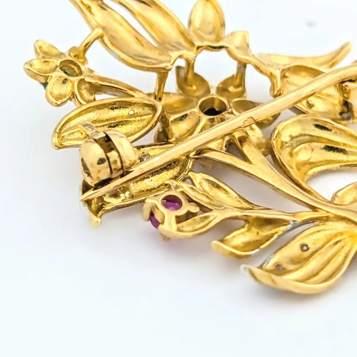 Broche Broche florale en or jaune avec diamants, saphir, émeraude et rubis 58 Facettes 31190