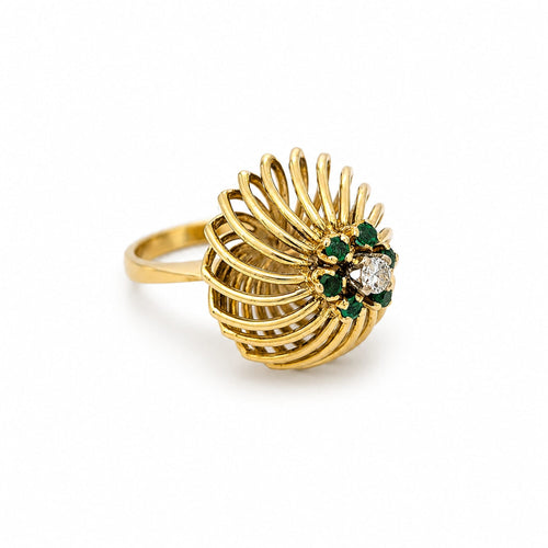 Bague 48 Bague dôme en or jaune 18 carats, diamant et pierres vertes 58 Facettes 32611