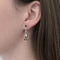 Boucles d'oreilles Boucles d’oreilles pendantes en or jaune et blanc, diamants et saphirs 58 Facettes 32644