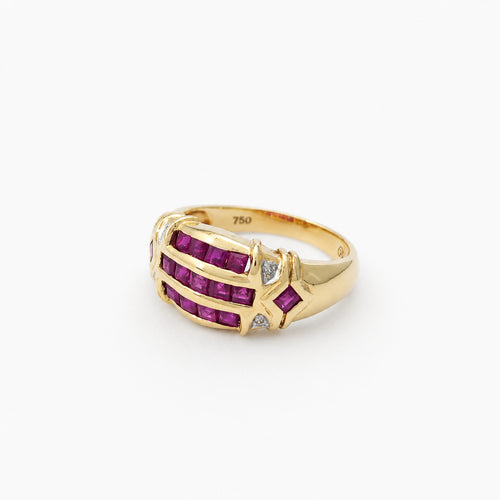 Bague 52 Bague en or jaune, rubis synthétiques et diamants 58 Facettes 32229