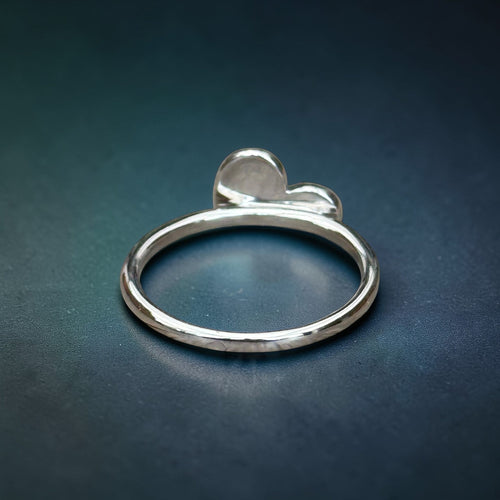 Bague 53 Vanessa Tugendhaft - Bague cœur en or blanc 18 carats, diamants et saphirs 58 Facettes 294