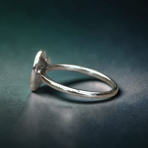 Bague 53 Vanessa Tugendhaft - Bague cœur en or blanc 18 carats, diamants et saphirs 58 Facettes 294