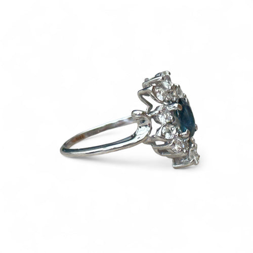 Bague 58 Bague fleur saphir et diamants en or blanc 18 carats 58 Facettes 256