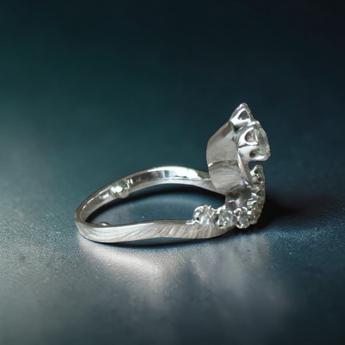 Bague 54 Bague serpentine en or blanc 18 carats sertie de diamants 1,20 ct 58 Facettes 194