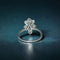 Bague 53 Bague marquise en or blanc 18 carats, saphir 0,80 ct et diamants 1,50 ct 58 Facettes 88