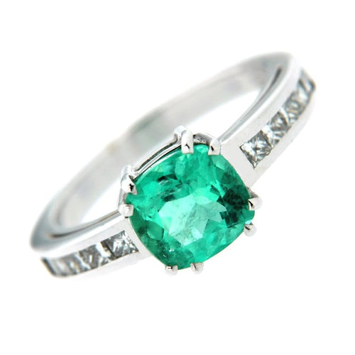 Bague Guidetti - Bague en or blanc avec émeraude centrale et diamants taille princesse 58 Facettes G324