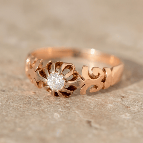 https://cdn.shopify.com/s/files/1/0442/6560/3235/files/antiker-solitaerring-aus-585-rosegold-mit-altschliff-diamant-013-cthoney-jewelry-8820247.png?v=1783511663
