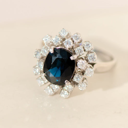 https://cdn.shopify.com/s/files/1/0442/6560/3235/files/eleganter-vintage-ring-mit-blauem-saphir-diamanten-aus-14-karat-weissgoldhoney-jewelry-1303699.jpg?v=1772565460