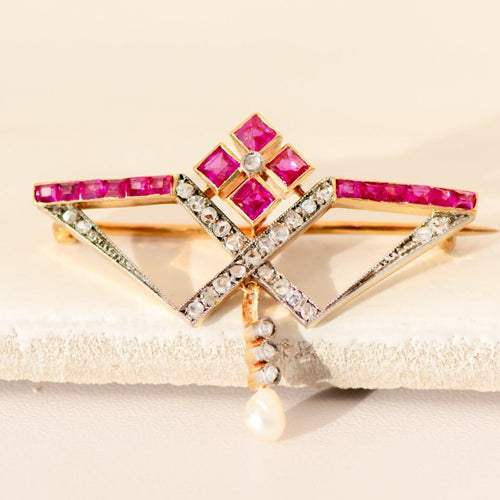 https://cdn.shopify.com/s/files/1/0442/6560/3235/files/antike-rubin-diamant-brosche-aus-750er-gold-mit-perle-liebe-leidenschaft-erinnerunghoney-jewelry-5364555.jpg?v=1772565035