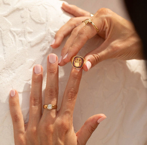 Bague 55.5 Bague chevalière vintage - Wappenring en or jaune 18 carats et rubis synthétique 58 Facettes