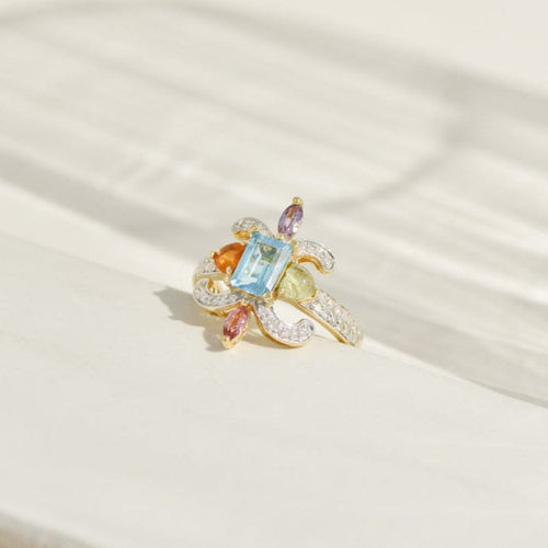 Bague 56 Bague en or jaune 18K avec pierres colorées et diamants 58 Facettes 2654