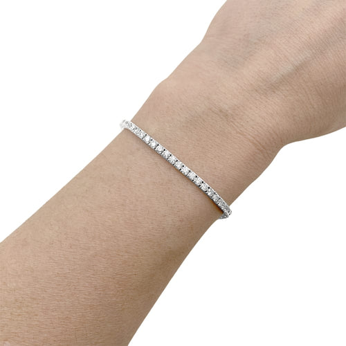 Bracelet Bracelet ligne en or blanc 750 serti de diamants taille brillant 58 Facettes 35336