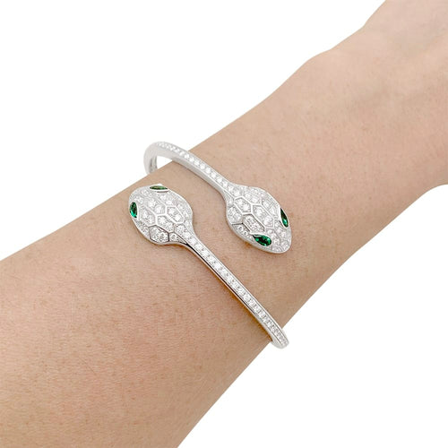 Bracelet Bulgari Serpenti Seduttori - Bracelet jonc en or blanc, diamants et émeraudes 58 Facettes 34137