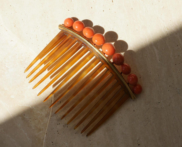 Hřeben na vlasy (diadém) ze žlutého 18kt zlata a korálu 58 Facettes