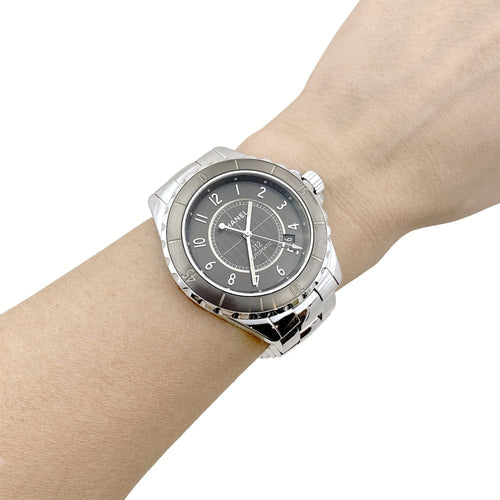 Montre Chanel J12 Chromatic - Montre femme en céramique de titane et acier 58 Facettes 35008