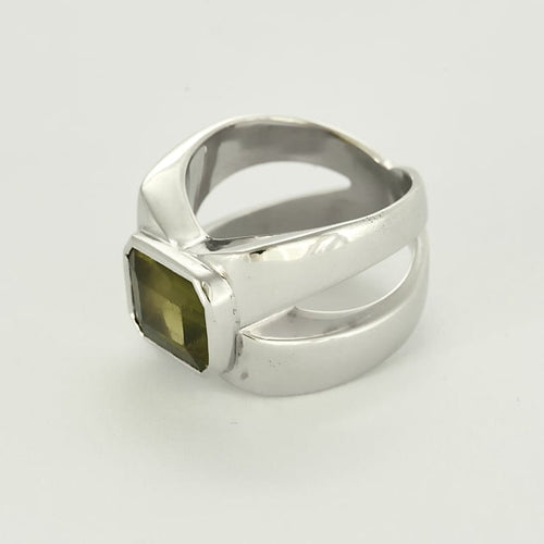 Ring 51.5 Modernist ring in white gold and peridot 58 Facettes ALB2061