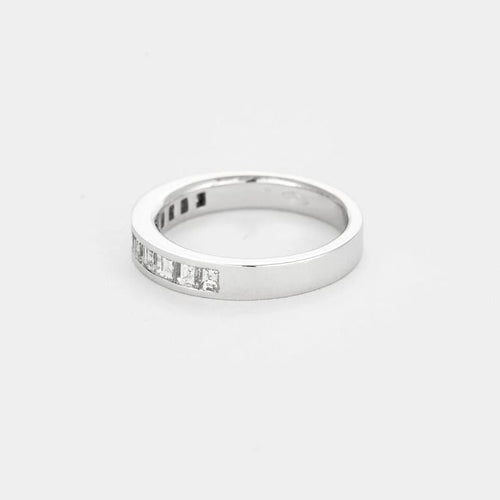 Bague 53 Demi-alliance - Bague sertie rail en or gris et diamants 58 Facettes LJ24