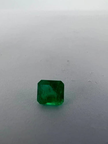 Émeraude colombienne certifiée 1,47 carat 58 Facettes COL-03