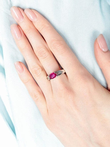 Bague 51.5 Bague rubis du Mozambique en or blanc et diamants 58 Facettes 419 00086