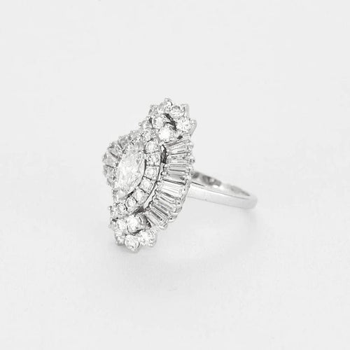 Bague 52 Bague navette sertie de diamants en platine 58 Facettes LJ22 -114