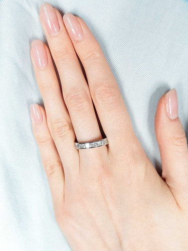 Bague 54 Alliance tour complet en or blanc et diamants taille princesse 58 Facettes 403 50008