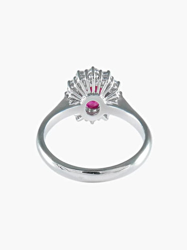 Bague 53 Bague marguerite en or blanc et rubis entouré de diamants 58 Facettes 410 50000
