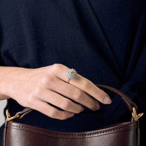 Bague 54 Bague diamant jaune taille brillant en or gris 18k et diamants 58 Facettes BA24