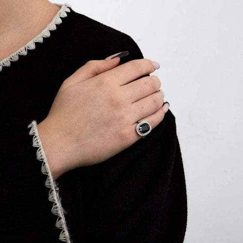 Bague 50.5 Bague ancienne - Bague entourage saphir ovale en or 18 carats et diamants 58 Facettes 1934