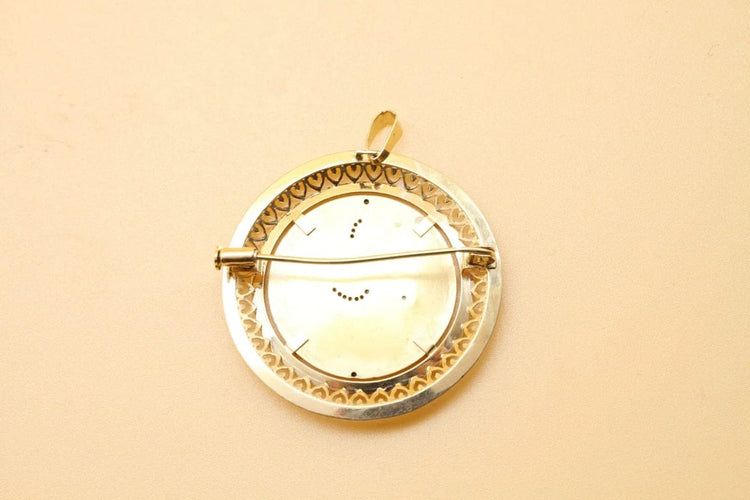 Pendentif Dropsy - Broche/pendentif médaille en or jaune et diamants 58 Facettes