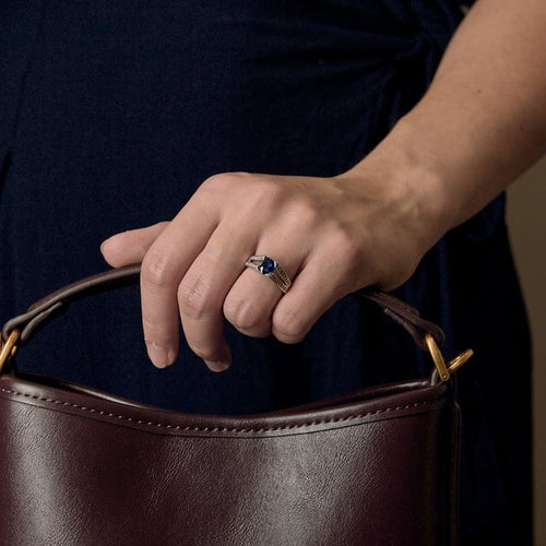 戒指49 灰金戒指，蓝宝石和钻石 58 Facettes SNA1714