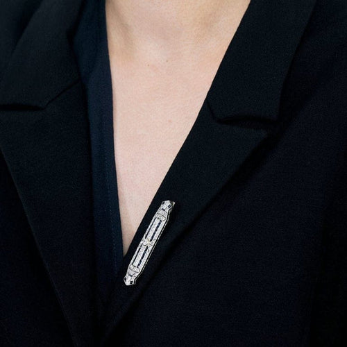 Broche Broche Art Déco motif géométrique en or blanc 18k, platine, diamants et saphirs 58 Facettes PL10