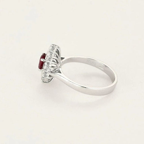 Bague 51.5 Bague marguerite en or gris 18k, rubis ovale et diamants 58 Facettes BA214