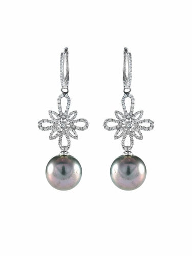 Boucles d'oreilles Boucles d'oreilles motif floral en or blanc et perles de Tahiti, diamants 58 Facettes 476 00087