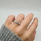 Bague 53 Demi-alliance or blanc 18 carats sertie de diamants 58 Facettes