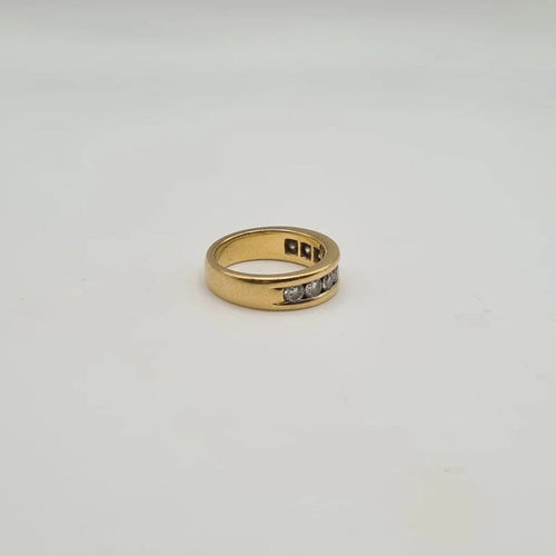 Bague 53 Demi-alliance or jaune, sertie de diamants naturels 58 Facettes