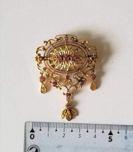 Broche Broche or jaune Rubis et diamants 58 Facettes