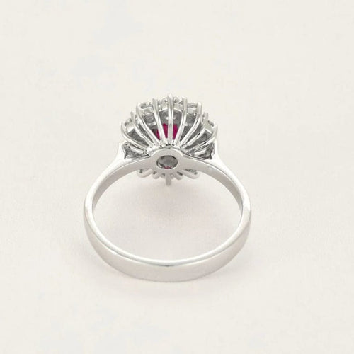 Bague 51.5 Bague marguerite en or gris 18k, rubis ovale et diamants 58 Facettes BA214