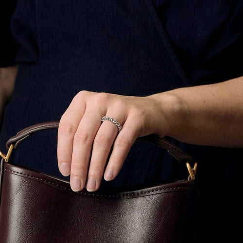 Bague 51 Bague souple sertie de diamants en or gris 18k 58 Facettes JRW0025-51