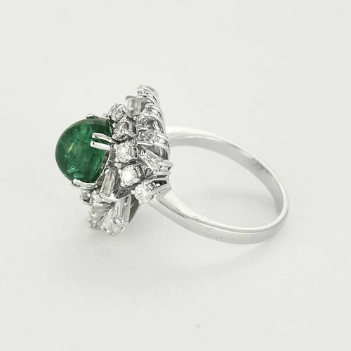 Bague 54 Bague cabochon d'émeraude ovale en or gris 18k et diamants 58 Facettes BA452