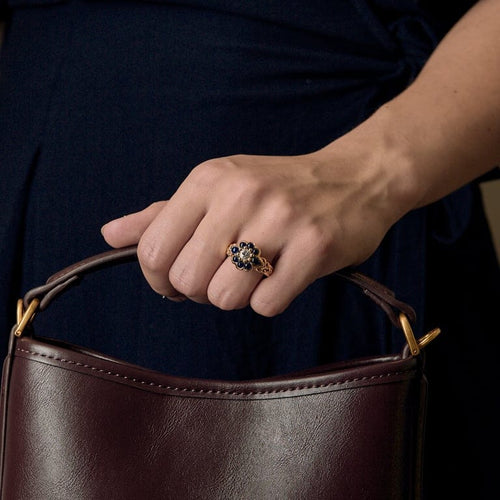 Ring 60.5 "Flower" ring in yellow gold, sapphire and diamonds 58 Facettes LEN1849X2