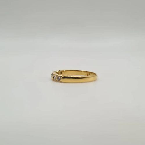 Bague 54 Demi-alliance or jaune sertie de diamants 58 Facettes
