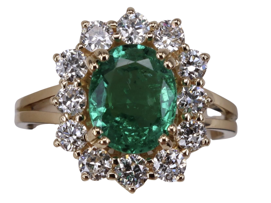 Oval Emerald and Diamond pavé yellow gold ring