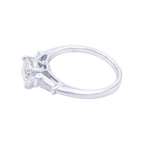 Bague 53 Bague solitaire en or blanc avec diamant 1,15 ct et diamants baguette 58 Facettes 32529