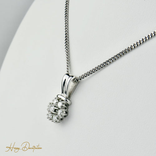 Pendentif Pendentif en or blanc 14 carats en forme de fleur, diamants 58 Facettes 2313