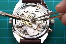Revision de votre montre par notre atelier 58 Facettes