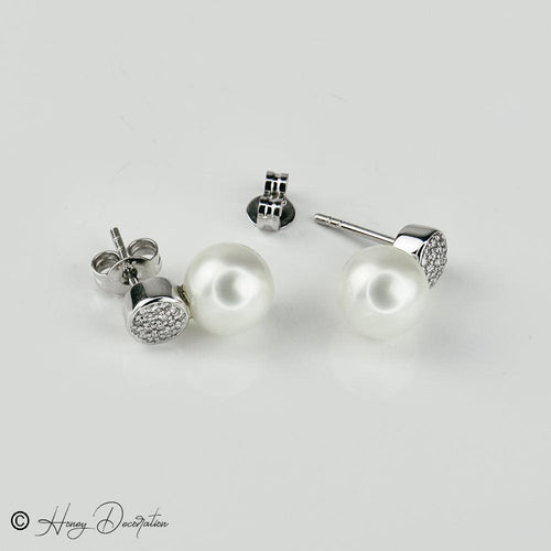 Küpe 585 beyaz altın mıhlı küpe, inci ve pırlantalarla 58 Facettes 2305