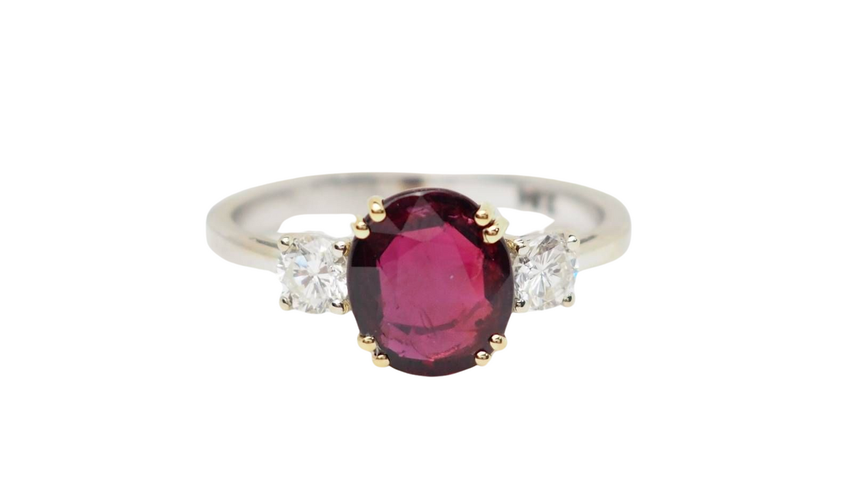 Ring 2 gold certified natural ruby and diamonds