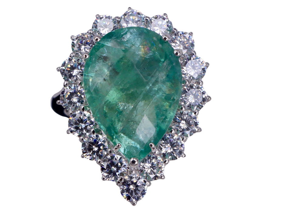 Pear Colombian Emerald and Diamond white gold 18k ring